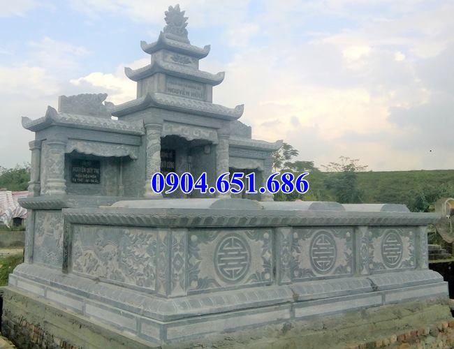 Mộ tổ đôi xây bằng đá khối tự nhiên tại Bình Định