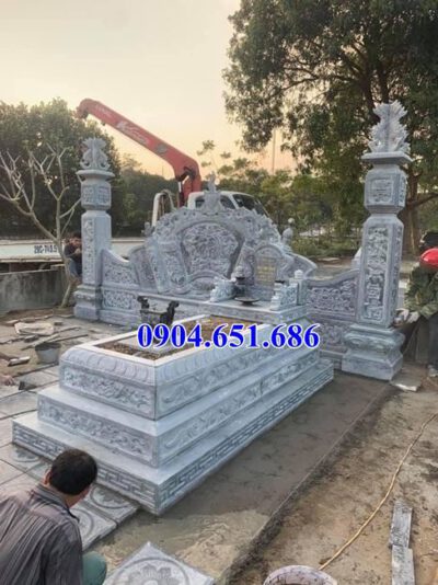 Mẫu mộ đá xanh Thanh Hóa bán tại Tiền Giang 05 – Mộ đá khối tự nhiên