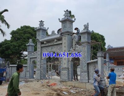 Mẫu cổng đá tam quan đẹp bán tại Sài Gòn 04 – Cổng đá nhà thờ họ