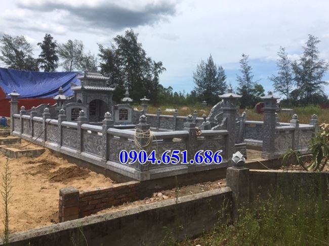 Giá nghĩa trang gia đình bằng đá khối tự nhiên xây tại Quảng Bình