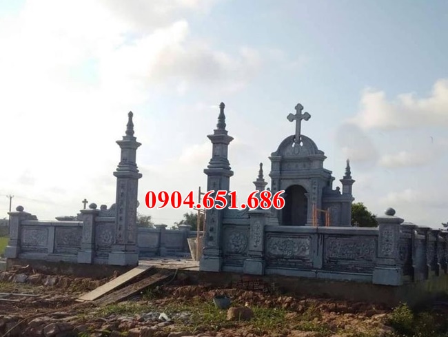 Khu lăng mộ công giáo lắp đặt tại Đắk Lắk