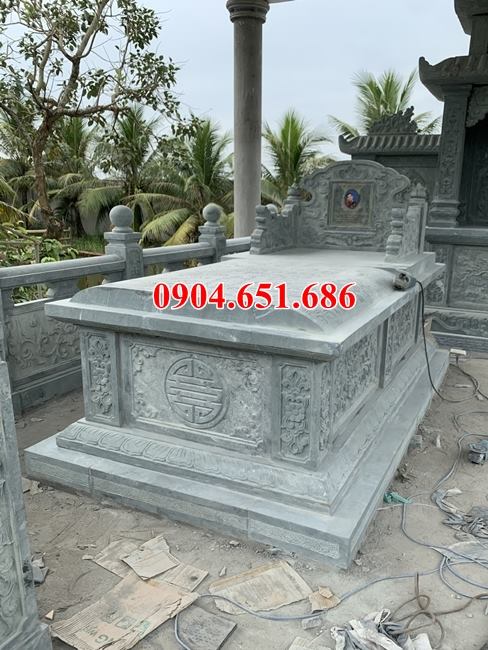 Mẫu mộ kim tĩnh để hài cốt đá xanh rêu Thanh Hóa đẹp xây tại Lâm Đồng