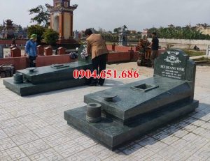 Xây mộ kim tĩnh để tro cốt hài cốt bằng đá xanh rêu tại Đắk Lắk